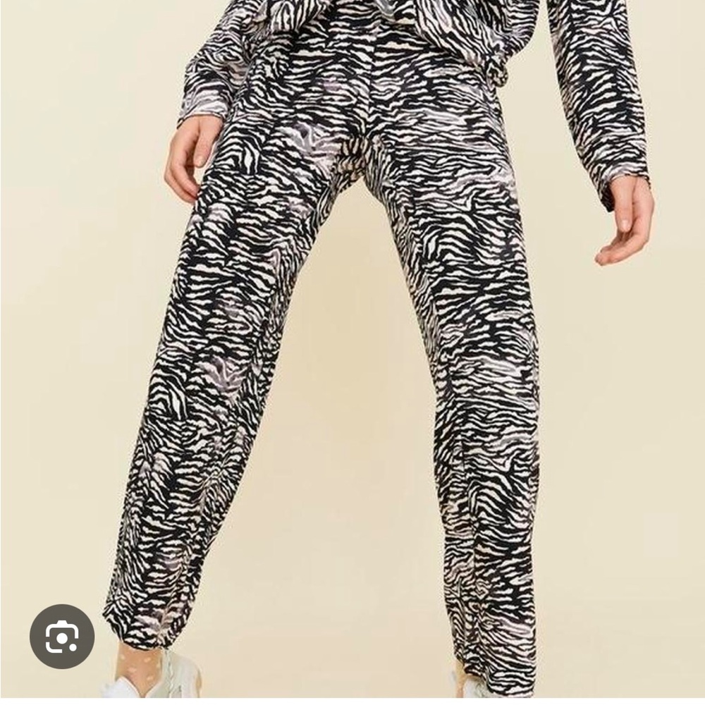 Aritzia Little Moon Pants